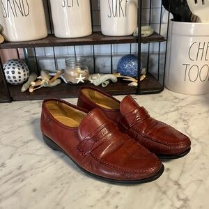 Vintage French Shriner size 8.5 men’s Leather Loafers in Rich Brown